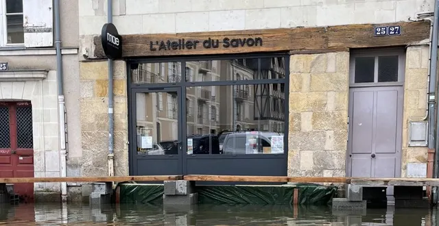 photo  la savonnerie müe lors des inondations à angers (maine-et-loire).  &copy;  photo facebook : müe l’atelier du savon - angers 