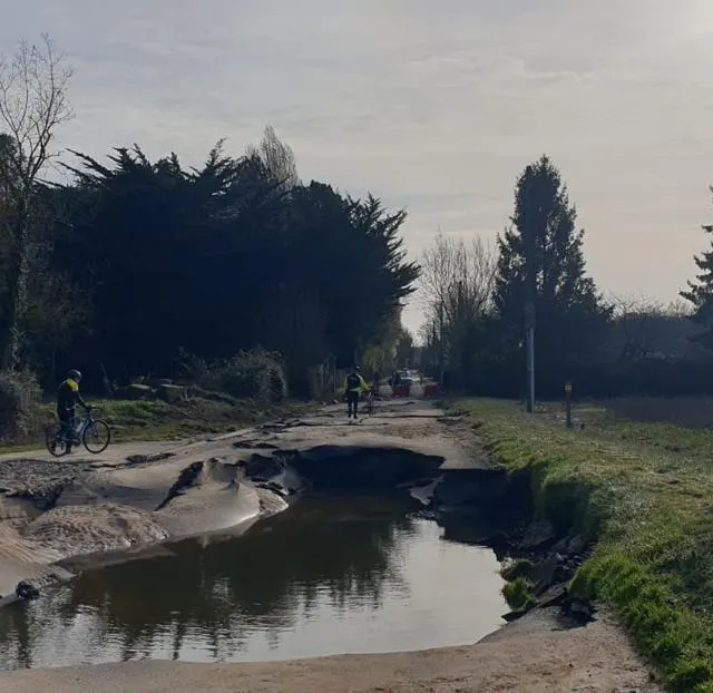 photo la crevasse mesure plusieurs mètres.  ©  vélo club madeleine