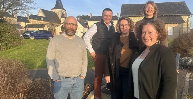 photo  les bois-d’anjou (fontaine-guérin), le 25 février 2026. samuel maupetit, sandro gendron, sonia jayer, marie beaudusseau et claire richer sont candidats à leur succession au sein de la liste « les bois-d’anjou, continuer ensemble ».  &copy;  co - christophe ricci 