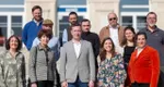 photo  Jean-Eudes Gannat (au centre, au 1er rang) entouré d’une partie de ses colistiers de la liste « Faire entendre la voix des Segréens ». 