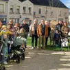 photo  une douzaine de familles de thouarcé étaient présentes ce samedi 28 février devant les arbres plantés, en compagnie des élus jean-yves le bars, jean-françois vaillant et samuel durgeaud. 