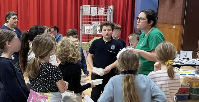 photo  élodie bréjon, animatrice et fondatrice de graines de briques, a attiré de nombreux enfants.  &copy;  le maine libre 