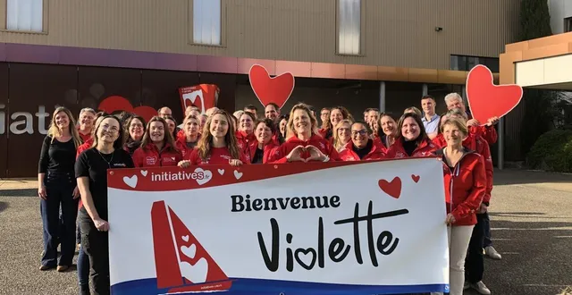 photo  l’arrivée de violette dorange à la barre d’initiatives cœur a été célébrée en grand par les salariés de l’entreprise mancelle initiatives, lundi 2 mars 2026 au mans. la jeune skippeuse était accompagnée de sa prédécesseure samantha devies.  &copy;  ouest-france 