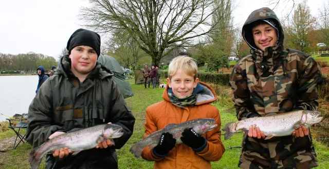 photo  la pêche, toujours populaire, dynamisée par l’énergie des jeunes de l’association.  &copy;  le maine libre 