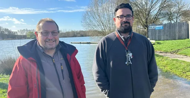 photo  christophe poirier, président du club de voile de la flèche (sarthe) et carlos zamora, le nouveau moniteur, entament une nouvelle saison à la monnerie.  &copy;  ouest-france 