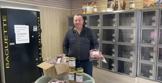 photo  laurent chaudelet propose les bocaux de marline dans le local situé au 6, place verdun à doué-la-fontaine.  &copy;  co 