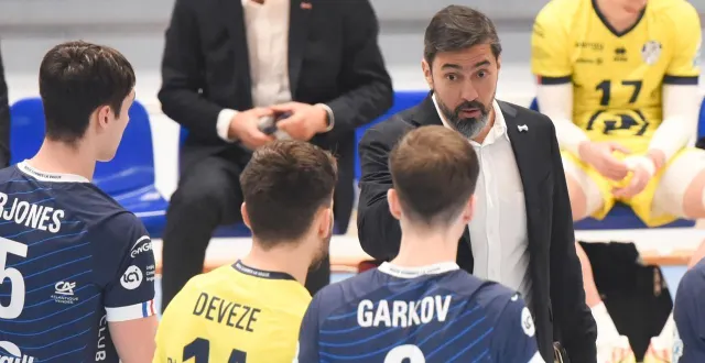 photo  pedro uehara ne sera plus l’entraîneur du snvba la saison prochaine.  &copy;  bruno bouvry 