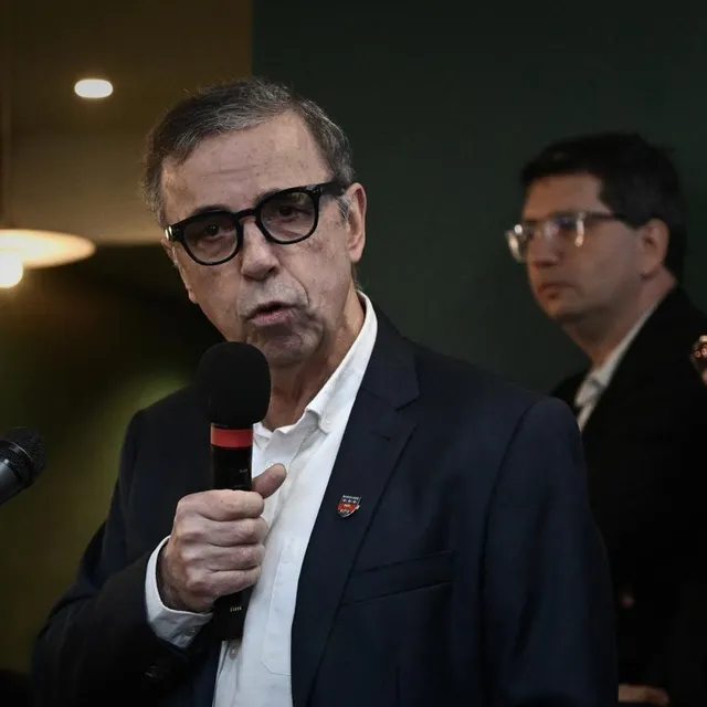 Le maire de Bordeaux, Pierre Hurmic, membre du parti Les Écologistes, candidat à sa réélection aux municipales de 2026. PHILIPPE LOPEZ/AFP photo le maire de bordeaux, pierre hurmic, membre du parti les écologistes, candidat à sa réélection aux municipales de 2026. © philippe lopez/afp