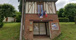 Info insolite  la mairie de courcelles-sous-thoix (somme) ne compte qu’une seule pièce de 15 m2, qui fait office de salle du conseil municipal ou encore de bureau de vote. 