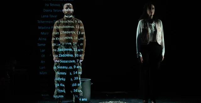 photo  un spectacle pour rappeler la nécessité de la liberté de la presse.  &copy;  jmd prod 