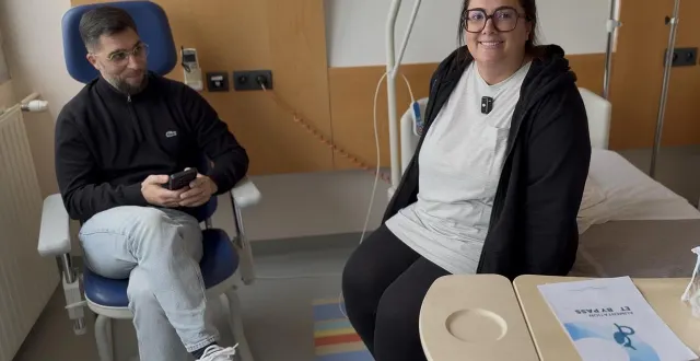 photo  allison trost, 34 ans, s’apprête à subir une opération de chirurgie bariatrique à la clinique de l’anjou (maine-et-loire). accompagnée de son mari, elle a suivi en amont un parcours de plusieurs mois avec une équipe pluridisciplinaire.  &copy;  ouest-france 