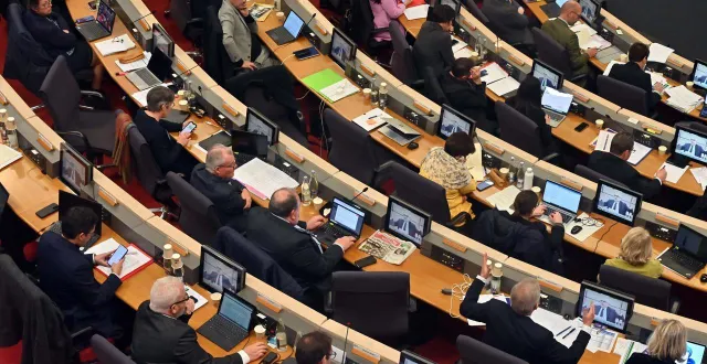 photo  les élus du conseil régional examineront, ce jeudi 5 mars, la réorganisation qui conduit à la fin d’activité de solutions and co, au licenciement de 64 personnes et à l’intégration de 39 autres à la région.  &copy;  archives ouest-france 