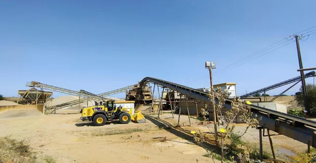 photo  la carrière de roches meubles des alleuds emploie une dizaine de salariés.  &copy;  ouest-france 