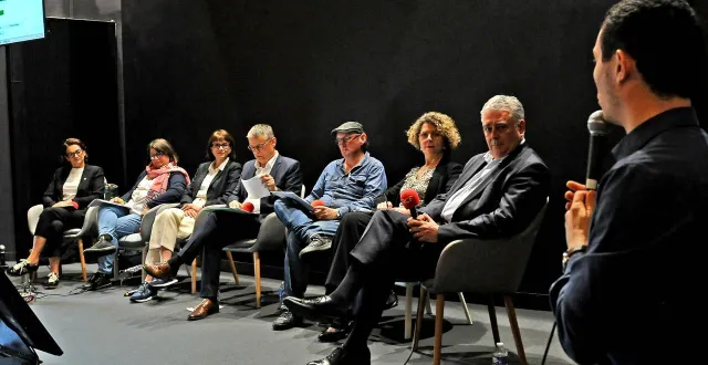 photo  cholet, mardi 3 mars 2026. les sept candidats à la mairie de cholet étaient réunis à eurespace pour le grand débat des municipales.  &copy;  co – etienne lizambard 