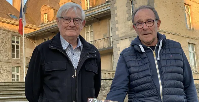 photo  yann eveillard et jean-yves vaillant, membres du kiwanis ont tenu une conférence de presse pour annoncer les prochaines joutes nautiques.  &copy;  ouest-france 