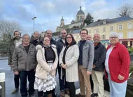 photo  raphaël de la salmonière (quatrième en partant de la droite) est le chef de file de la liste ensemble, réveillons segré-en-anjou bleu. 