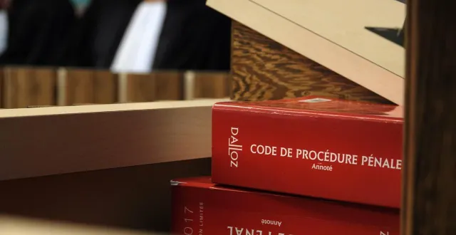 photo  un quinquagénaire comparaissait au tribunal de cherbourg-en-cotentin (manche) : il a été condamné à 36 mois de prison dont 24 avec sursis. les 12 mois restants se dérouleront sous bracelet électronique.  &copy;  archives ouest-france 