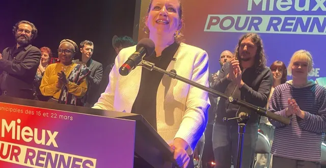 photo  mathilde panot, à la tribune du meeting lfi à rennes, dans le cadre des élections municipales.  &copy;  archives ouest-france 