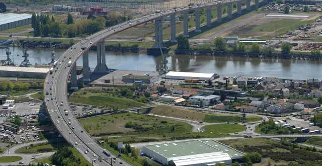 photo  dans la nuit du lundi 9 mars au mardi 10 mars, la diro procédera à la fermeture temporaire du périphérique nantais, dans les deux sens de circulation, entre les portes de l’estuaire au nord et de bouguenais au sud.  &copy;  franck dubray, archives ouest-france 