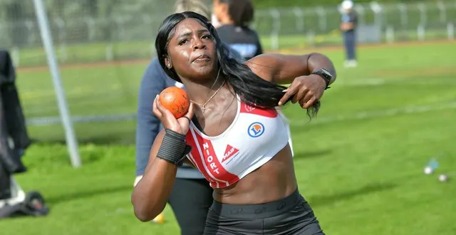photo  niort, le 28 septembre. lanceuse de poids et sprinteuse, sidney misiedjan est licenciée au stade niortais.  &copy;  co – stéphane séguinard 