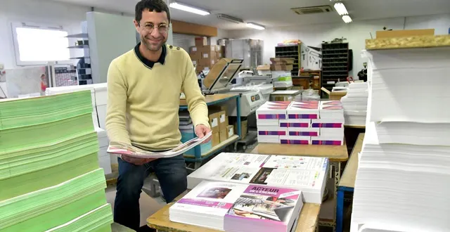 photo  vincent gardrat est le gérant de l’imprimerie de la sèvre à niort. l’entreprise a connu un surcroît d’activité lié aux élections municipales des 15 et 22 mars 2026.  &copy;  co - marie delage 