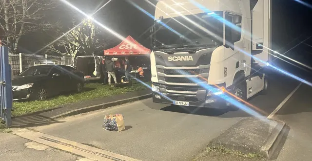 photo  le mouvement de grève s’est achevé mercredi 4 mars à 3 h 15.  &copy;  cgt stef niort 2 