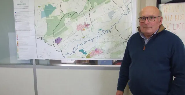 photo  arnaud de calonne est candidat aux municipales de mars 2026.  &copy;  ouest-france 