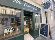 photo  ma fromagerie ferme ses portes ce mercredi 4 mars 2026, comme l’indique une affichette sur la porte. 