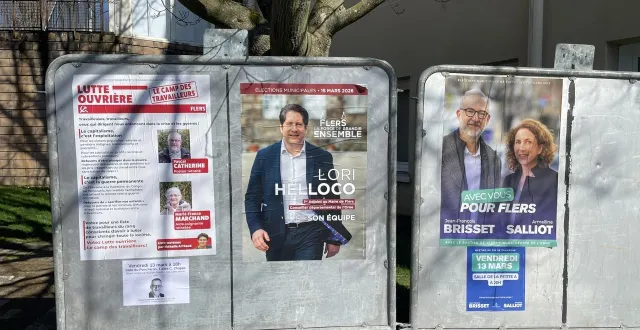 photo  les trois candidats pour les élections municipales à flers, dans l’orne, peuvent désormais apposer leurs affiches après que le numéro d’affichage a été tiré au sort à la préfecture.  &copy;  ouest-france 