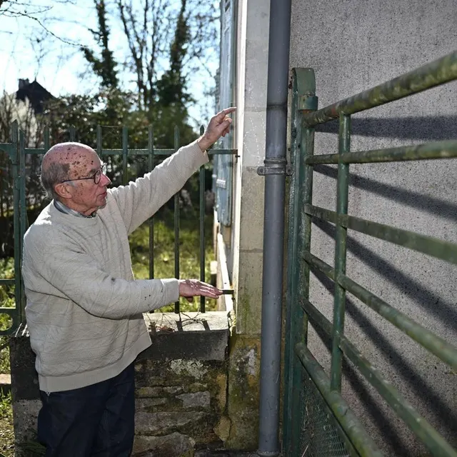 photo les marques de crue d’andré grazélie en 2026 et en 1995.  ©  josselin clair