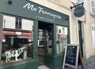 photo  ma fromagerie ferme définitivement à la flèche (sarthe). le tribunal a accordé un délai de quinze jours pour écouler les stocks. 