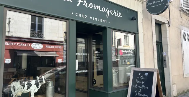 photo  ma fromagerie ferme définitivement à la flèche (sarthe). le tribunal a accordé un délai de quinze jours pour écouler les stocks.  &copy;  ouest france 