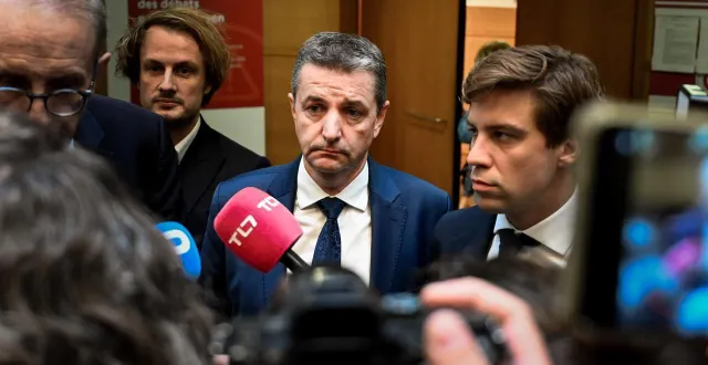 photo  l’ancien maire de saint-étienne, gaël perdriau, à la cour criminelle de lyon, le 30 septembre 2025.  &copy;  matthieu delaty/hans lucas via afp 