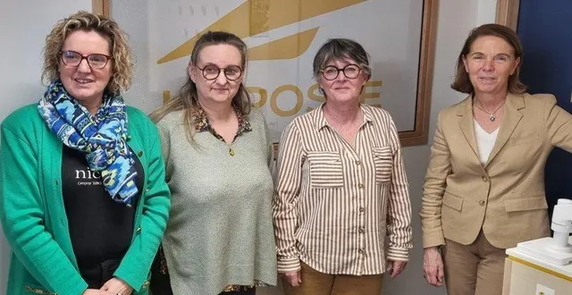 photo  cécile lehoux (troisième en partant de la gauche) a été formée par annie gorjeu (à gauche), responsable de la formation des partenaires. stéphanie chatelain(deuxième à gauche) la remplacera en cas de nécessité.  &copy;  ouest-france 