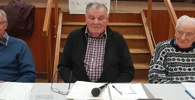 photo  l’assemblée générale a été présidée daniel fourmond (au centre).  &copy;  le maine libre 