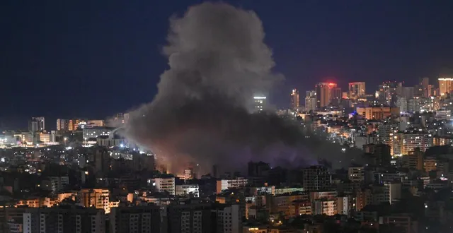 photo  de la fumée s’échappe dans la banlieue sud de beyrouth après une frappe israélienne, jeudi 5 mars 2026.  &copy;  fadel itani / afp 