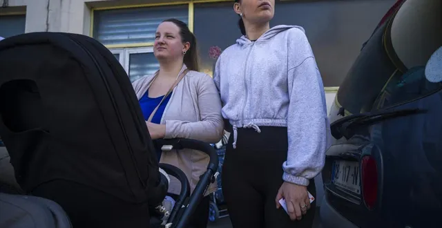 photo  courtney et manon, mères de deux enfants, bénéficient de l’aide des restos du coeur.  &copy;  photo le maine libre denis lambert 