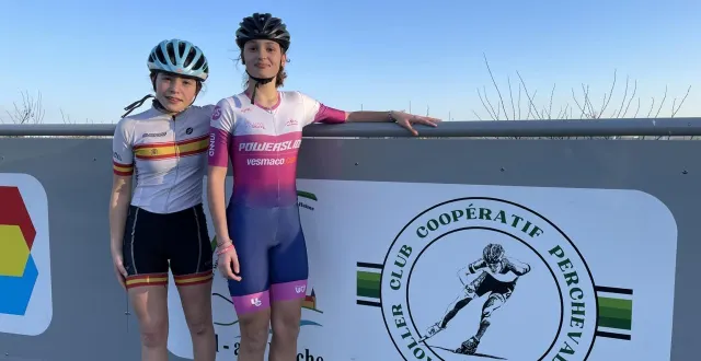 photo  val-au-perche, mercredi 4 mars 2026. maëlann et clara, 13 ans, ont décroché l’or et le bronze aux championnats de france de roller indoor.  &copy;  le maine libre 