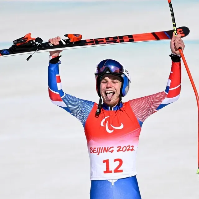 photo arthur bauchet vise cinq médailles d’or aux jeux de milan cortina.  ©  afp