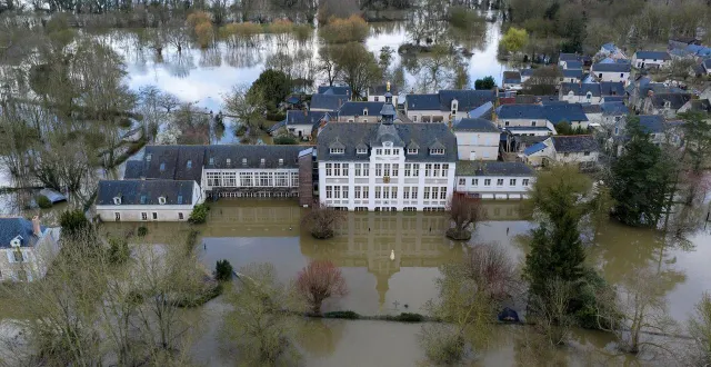 photo  béhuard, le 23 février 2026. le village  se retrouve entièrement sous l'eau avec la crue de la loire.  &copy;  archives co - josselin clair 