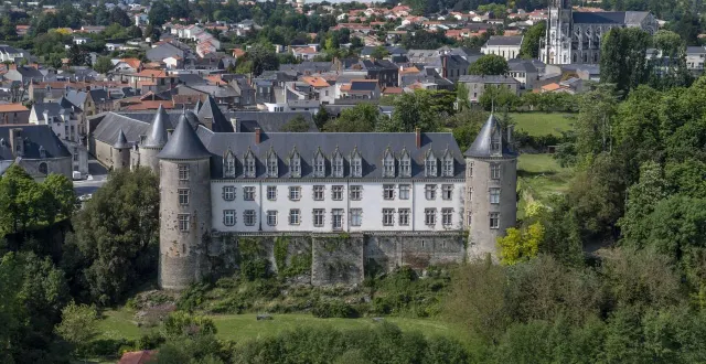 photo  avec près de 24 000 habitants, beaupréau-en-mauges en maine-et-loire est la plus grande commune de france avec une seule liste.  &copy;  archives phillipe chérel/ouest-france 