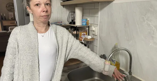 photo  jessica, habitante de colombelles, fait partie des personnes qui ont reçu une facture exorbitante pour leur consommation d’eau en 2025. elle est à l’origine de la pétition lancée pour demander « à la saur de fournir des explications claires sur les raisons de ces augmentations ».  &copy;  ouest-france 