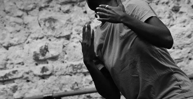 photo  différents temps d’échange en cercle, une conférence participative, des soins ainsi que des temps de pratique corporelle sont au programme.  &copy;  christophe lavaud 