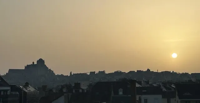 photo  ce jeudi 5 mars 2026, le nuage de poussières du sahara était visible au mans.  &copy;  le maine libre 