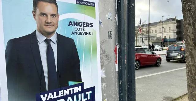 photo  le père de famille a été agressé sous les yeux de son fils, alors qu’il collait une affiche pour valentin rambault.  &copy;  co 