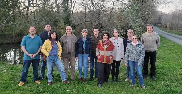 photo  jean-pierre baraton (4e à partir de la gauche) entouré de ses colistiers. jean-pierre baraton a décidé de se porter candidat à la succession de pierre siraud qui ne représente pas  &copy;  jean-pierre baraton 