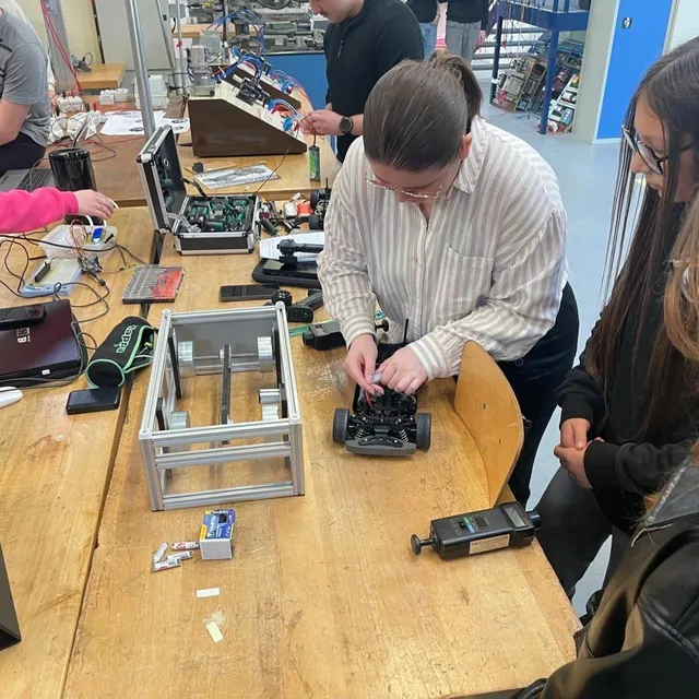 photo des ateliers sur les énergies mais aussi le numérique ont particulièrement intéressé les collégiennes.  ©  ouest-france