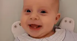 Info insolite  le 12 novembre 2025, à la clinique de keraudren à brest, elouenn a pointé le bout de son nez, mais aussi… d’une dent ! 