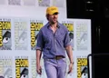 photo  ryan gosling prend la parole sur scène pendant le comic-con international 2025, le 26 juillet 2025, à san diego, en californie. 