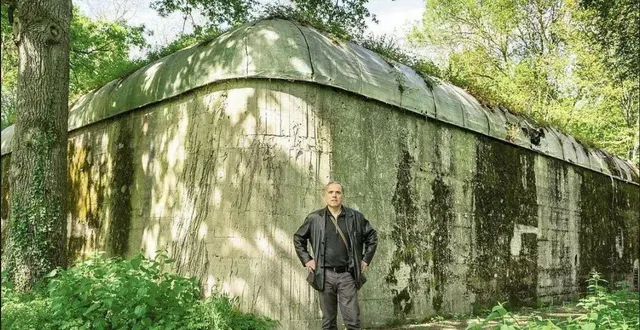 photo  christophe marquet, président de l’association mémorial des bunkers de pignerolle, à saint-barthélemy-d’anjou, est candidat sur la liste de christophe béchu. à quelques jours du premier tour des élections municipales, des dessins et commentaires de ce colistier, jugés misogynes, vulgaires, dégradants font parler d’eux.  &copy;  archives ouest-france 